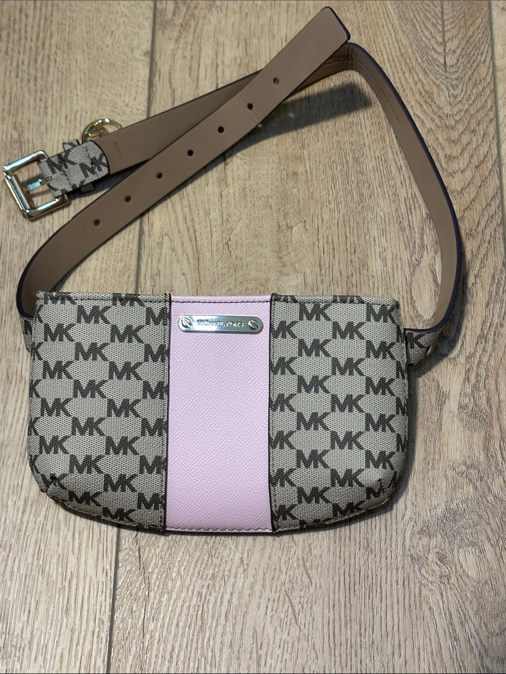 MICHAEL KORS Signature Logo Belt Bag